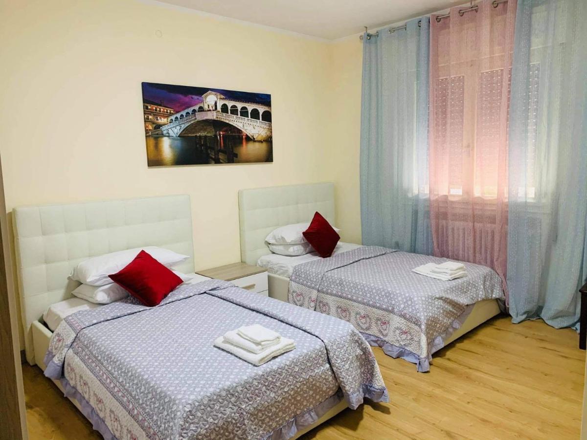 Bed & Breakfast Chowdhury House *